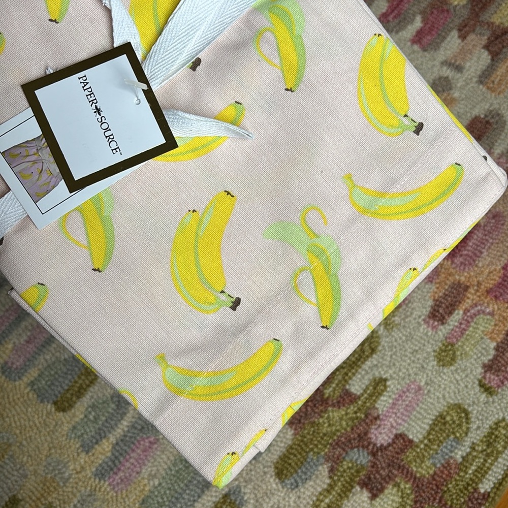 🍌Go Bananas 🍌 Paper Source Banana Apron NWT a bunch of bananas all over - Picture 10 of 14